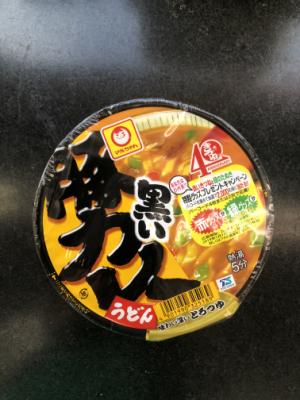東洋水産 マルちゃん　黒い豚カレーうどん ８７ｇ(JAN: 4901990325189)