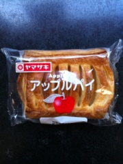 山崎製パン ヤマザキアップルパイ １個 (JAN: 4903110040774)