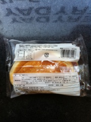 山崎製パン ヤマザキ高級ジャムパン １個 (JAN: 4903110080428 1)