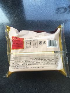 ヤマザキ 北海道産牛乳のプチエクレア ６個入(JAN: 4903110289494)-1